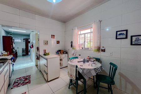 Casa à venda com 170m², 3 quartos e 2 vagasCozinha