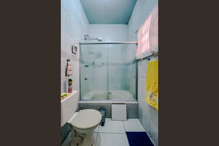 Casa à venda com 170m², 3 quartos e 2 vagasBanheiro