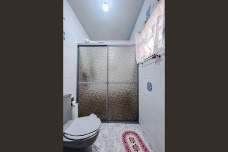 Casa à venda com 170m², 3 quartos e 2 vagasBanheiro