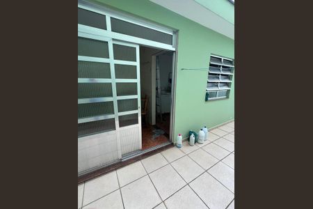 Casa à venda com 163m², 2 quartos e 2 vagas Casa à venda com 163m², 2 quartos e 2 vagasÁrea Externa