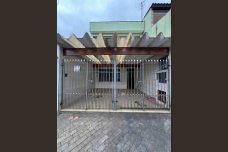 Casa à venda com 163m², 2 quartos e 2 vagas Casa à venda com 163m², 2 quartos e 2 vagasFachada