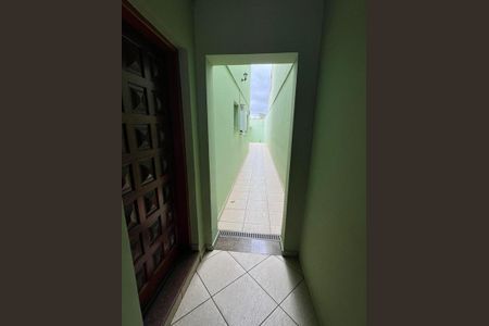 Casa à venda com 163m², 2 quartos e 2 vagas Casa à venda com 163m², 2 quartos e 2 vagasÁrea Externa