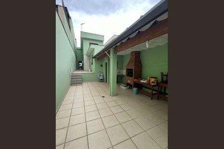 Casa à venda com 163m², 2 quartos e 2 vagas Casa à venda com 163m², 2 quartos e 2 vagasÁrea Externa