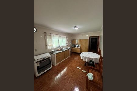 Casa à venda com 163m², 2 quartos e 2 vagas Casa à venda com 163m², 2 quartos e 2 vagasCozinha