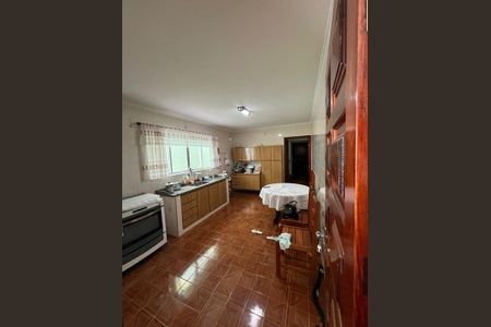 Casa à venda com 163m², 2 quartos e 2 vagas Casa à venda com 163m², 2 quartos e 2 vagasCozinha