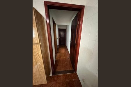 Casa à venda com 163m², 2 quartos e 2 vagas Casa à venda com 163m², 2 quartos e 2 vagasCorredor