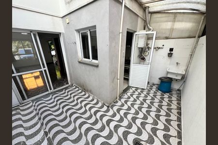 Casa de condomínio à venda com 130m², 3 quartos e 2 vagas