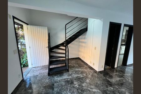 Casa de condomínio à venda com 130m², 3 quartos e 2 vagas