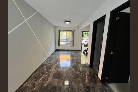 Casa de condomínio à venda com 130m², 3 quartos e 2 vagas