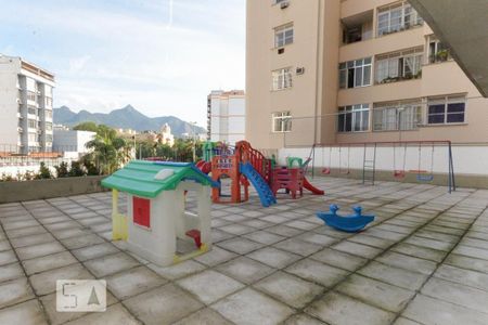 Apartamento à venda com 60m², 1 quarto e 1 vaga Apartamento à venda com 60m², 1 quarto e 1 vagaÁrea comum - Playground