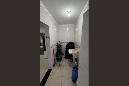 Casa à venda com 213m², 3 quartos e 7 vagas Casa à venda com 213m², 3 quartos e 7 vagasLavanderia