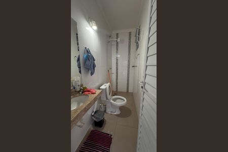 Casa à venda com 213m², 3 quartos e 7 vagas Casa à venda com 213m², 3 quartos e 7 vagasBanheiro de Serviço