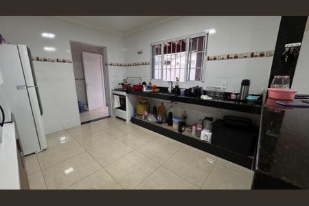 Casa à venda com 213m², 3 quartos e 7 vagas Casa à venda com 213m², 3 quartos e 7 vagasCozinha