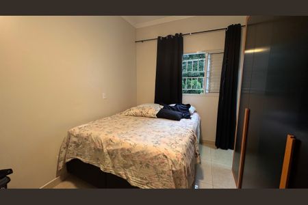 Casa à venda com 213m², 3 quartos e 7 vagas Casa à venda com 213m², 3 quartos e 7 vagasQuarto 2