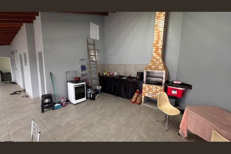 Casa à venda com 213m², 3 quartos e 7 vagas Casa à venda com 213m², 3 quartos e 7 vagasÁrea comum