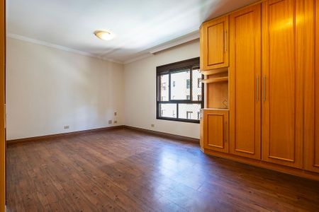 Apartamento à venda com 192m², 4 quartos e 3 vagas Apartamento à venda com 192m², 4 quartos e 3 vagasSuíte 1