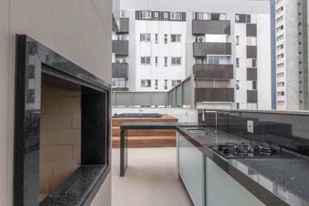 Apartamento à venda com 148m², 2 quartos e 4 vagas Apartamento à venda com 148m², 2 quartos e 4 vagasTerraço