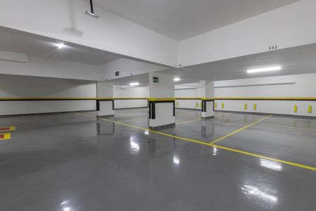 Apartamento à venda com 148m², 2 quartos e 4 vagas Apartamento à venda com 148m², 2 quartos e 4 vagasGaragem