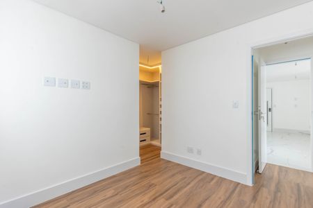 Apartamento à venda com 148m², 2 quartos e 4 vagas Apartamento à venda com 148m², 2 quartos e 4 vagasSuíte 2