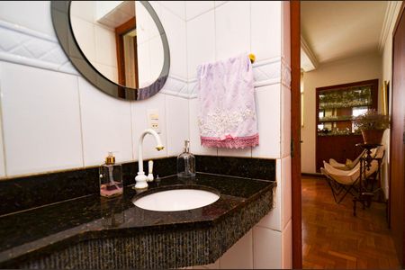 Casa para alugar com 314m², 7 quartos e 4 vagasBanheiro social