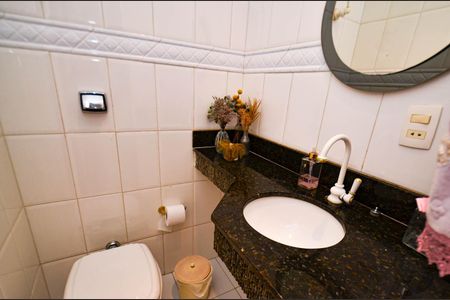 Casa para alugar com 314m², 7 quartos e 4 vagasBanheiro social