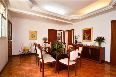 Casa para alugar com 314m², 7 quartos e 4 vagasSala de jantar