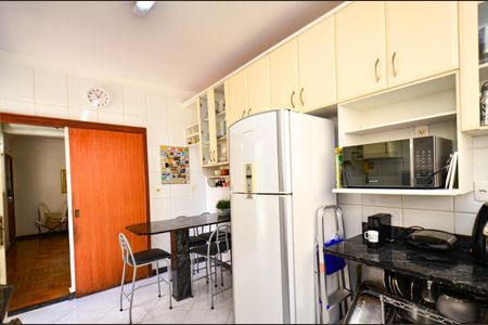 Casa para alugar com 314m², 7 quartos e 4 vagasCozinha