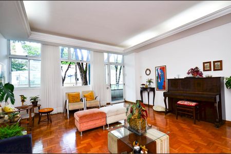 Casa para alugar com 314m², 7 quartos e 4 vagasSala de estar