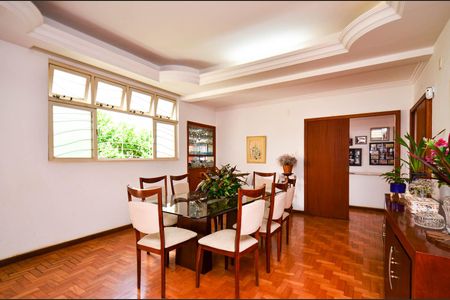 Casa para alugar com 314m², 7 quartos e 4 vagasSala de jantar