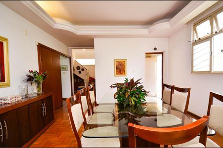 Casa para alugar com 314m², 7 quartos e 4 vagasSala de jantar