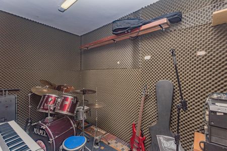 Casa à venda com 220m², 3 quartos e 2 vagas Casa à venda com 220m², 3 quartos e 2 vagasDeposito