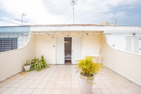 Casa à venda com 220m², 3 quartos e 2 vagas Casa à venda com 220m², 3 quartos e 2 vagasVaranda da Suíte 1