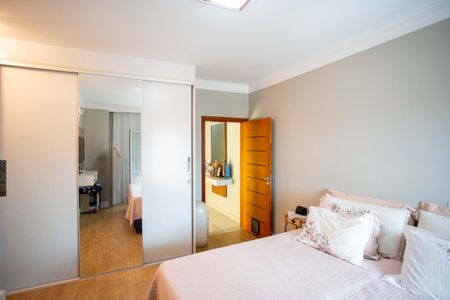 Casa à venda com 237m², 4 quartos e 5 vagasQuarto Suite 1