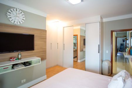 Casa à venda com 237m², 4 quartos e 5 vagasQuarto Suite 1