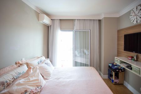 Casa à venda com 237m², 4 quartos e 5 vagasQuarto Suite 1