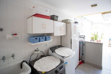 Casa à venda com 237m², 4 quartos e 5 vagasÁrea de Serviço