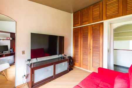 Casa à venda com 300m², 3 quartos e 6 vagas Casa à venda com 300m², 3 quartos e 6 vagasQuarto 2