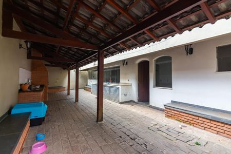 Casa à venda com 300m², 3 quartos e 6 vagas Casa à venda com 300m², 3 quartos e 6 vagasÁrea Gourmet