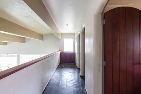 Casa à venda com 300m², 3 quartos e 6 vagas Casa à venda com 300m², 3 quartos e 6 vagasCorredor