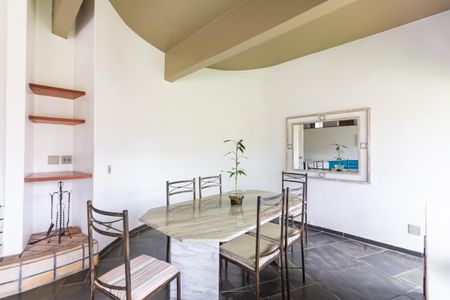 Casa à venda com 300m², 3 quartos e 6 vagas Casa à venda com 300m², 3 quartos e 6 vagasSala de Jantar