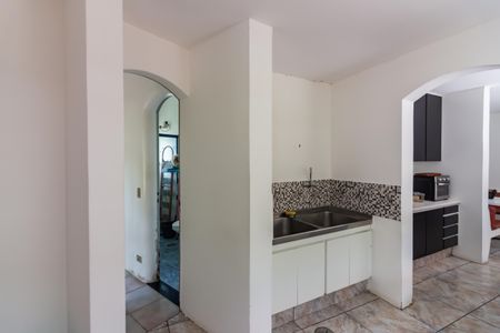 Casa à venda com 300m², 3 quartos e 6 vagas Casa à venda com 300m², 3 quartos e 6 vagasÁrea de Serviço