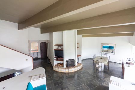 Casa à venda com 300m², 3 quartos e 6 vagas Casa à venda com 300m², 3 quartos e 6 vagasCorredor