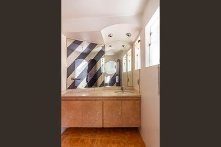 Casa à venda com 300m², 3 quartos e 6 vagas Casa à venda com 300m², 3 quartos e 6 vagasLavabo Sala