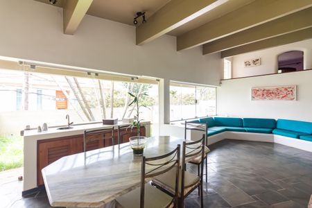 Casa à venda com 300m², 3 quartos e 6 vagas Casa à venda com 300m², 3 quartos e 6 vagasSala de Jantar