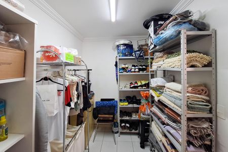 Casa à venda com 418m², 5 quartos e 2 vagas Casa à venda com 418m², 5 quartos e 2 vagasQuarto de Serviço