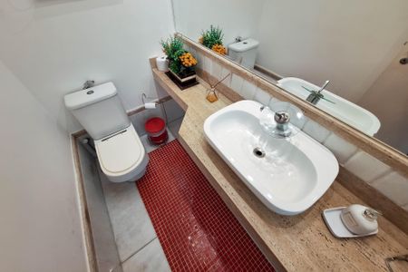 Casa à venda com 418m², 5 quartos e 2 vagas Casa à venda com 418m², 5 quartos e 2 vagasLavabo