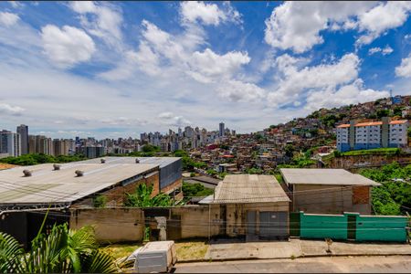 Casa à venda com 266m², 5 quartos e 4 vagas Casa à venda com 266m², 5 quartos e 4 vagasVista