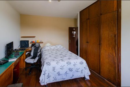 Casa à venda com 266m², 5 quartos e 4 vagas Casa à venda com 266m², 5 quartos e 4 vagasQuarto 3