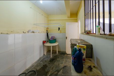 Casa à venda com 266m², 5 quartos e 4 vagas Casa à venda com 266m², 5 quartos e 4 vagasÁrea de serviço