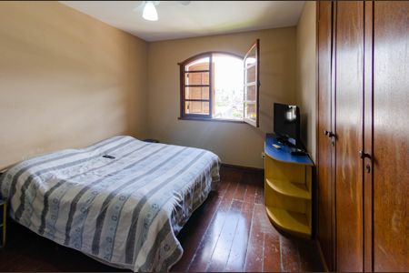 Casa à venda com 266m², 5 quartos e 4 vagas Casa à venda com 266m², 5 quartos e 4 vagasQuarto 2